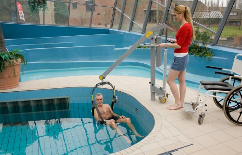 Mobile Pool Lift Handi Move