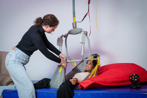 Electric tilting spreader bar - Handi-Move Patient lift hoist