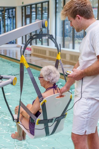 Mobile pool lift  - Handi-Move Patient lift hoist