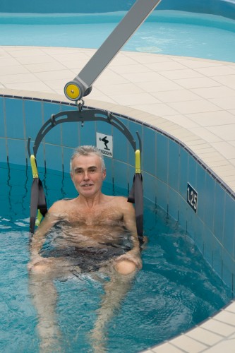 Mobile pool lift  ; Bath seat PVC ; Classic spreader bar - Handi-Move Patient lift hoist