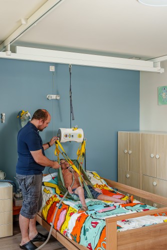 Portable ceiling hoist with "tarzan" system - Handi-Move Patient lift hoist