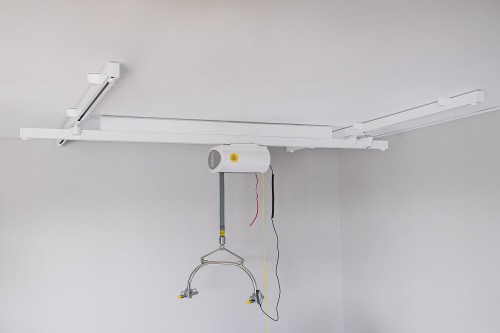 Ceiling track installations ; Traverse Rail - Handi-Move Lifting systems