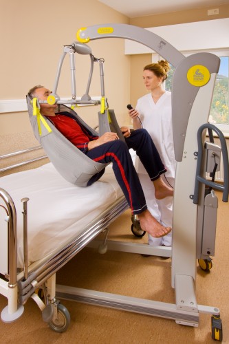 Mobile hoist 2600 (Victor) ; Mobile hoists with tilting spreader bar 2610 (Victor) - Handi-Move Patient lift hoist