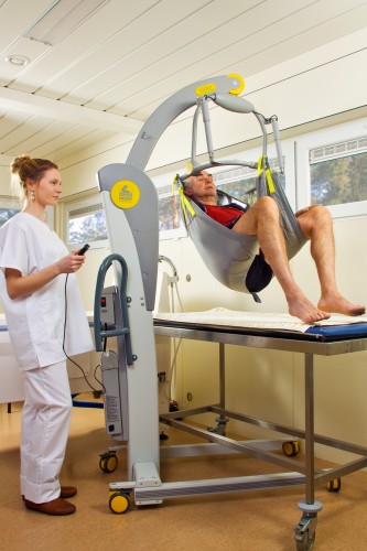 Mobile hoist 2600 (Victor) ; Mobile hoists with tilting spreader bar 2610 (Victor) Mobile hoist 2600 (Victor) ; Mobile hoists with tilting spreader bar 2610 (Victor) - Handi-Move Patient lift hoist