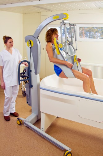 Mobile hoist 2600 (Victor) ; Mobile hoists with tilting spreader bar 2610 (Victor) ; Hygiene - bathing sling ; Electric tilting spreader bar - Handi-Move Patient lift hoist