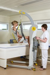 Mobile hoist 2600 (Victor) - Handi-Move Patient lift hoist