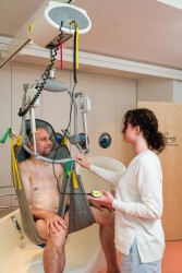 Ceiling lift - independent use ; Electric tilting spreader bar - Handi-Move Patient lift hoist