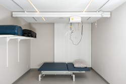 Ceiling lift - independent use ; Traverse Rail - Handi-Move Patient lift hoist