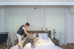 The freedom bridge - Handi-Move Patient lift hoist