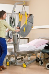 Mobile hoist 1640 ; Standard spreader bar - Handi-Move Patient lift hoist