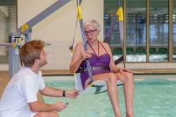 Mobile pool lift  - Handi-Move Patient lift hoist