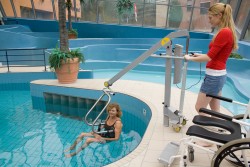 Mobile pool lift  - Handi-Move Lifting systems