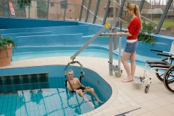 Mobile pool lift  , Bath seat PVC , Classic spreader bar