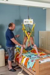 Portable ceiling hoist with "tarzan" system - Handi-Move Patient lift hoist