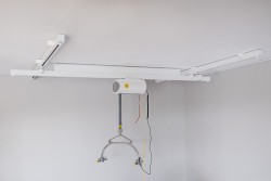 Ceiling track installations ; Traverse Rail - Handi-Move Patient lift hoist