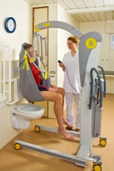 Mobile hoist '2600' (Victor) ; Mobile hoists with tilting spreader bar 2610 (Victor) ; Electric tilting spreader bar - Handi-Move Patient lift hoist