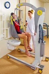 Mobile hoist 2600 (Victor) ; Mobile hoists with tilting spreader bar 2610 (Victor) ; Electric tilting spreader bar - Handi-Move Patient lift hoist