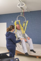 Ceiling hoist - with motor fixed on the rail ; Standard spreader bar - Handi-Move Patient lift hoist