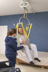 Ceiling motor ; Standard spreader bar - Handi-Move Patient lift hoist