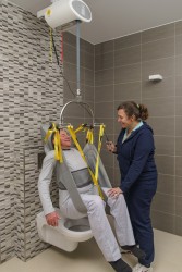 Ceiling lift - independent use ; Hygiene sling with head support ; 4-point spreader bar "standard" - Handi-Move Patient lift hoist
